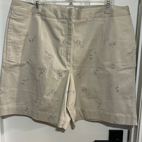 Talbots Pants - Talbots Palm Tree Shorts / NWT